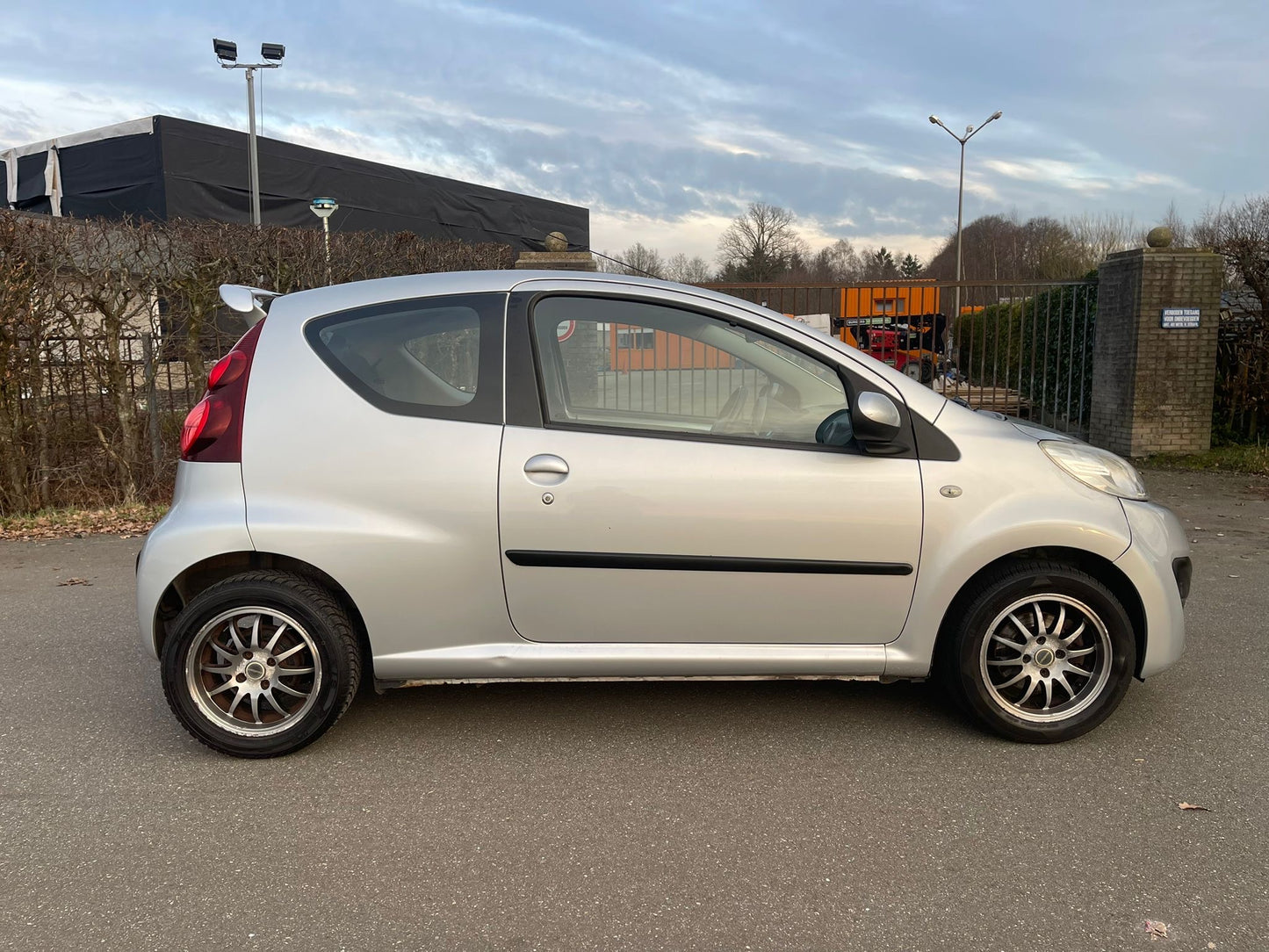 Peugeot 107 1.0 12V E-vti 68PK 3DR 2012 Grijs
