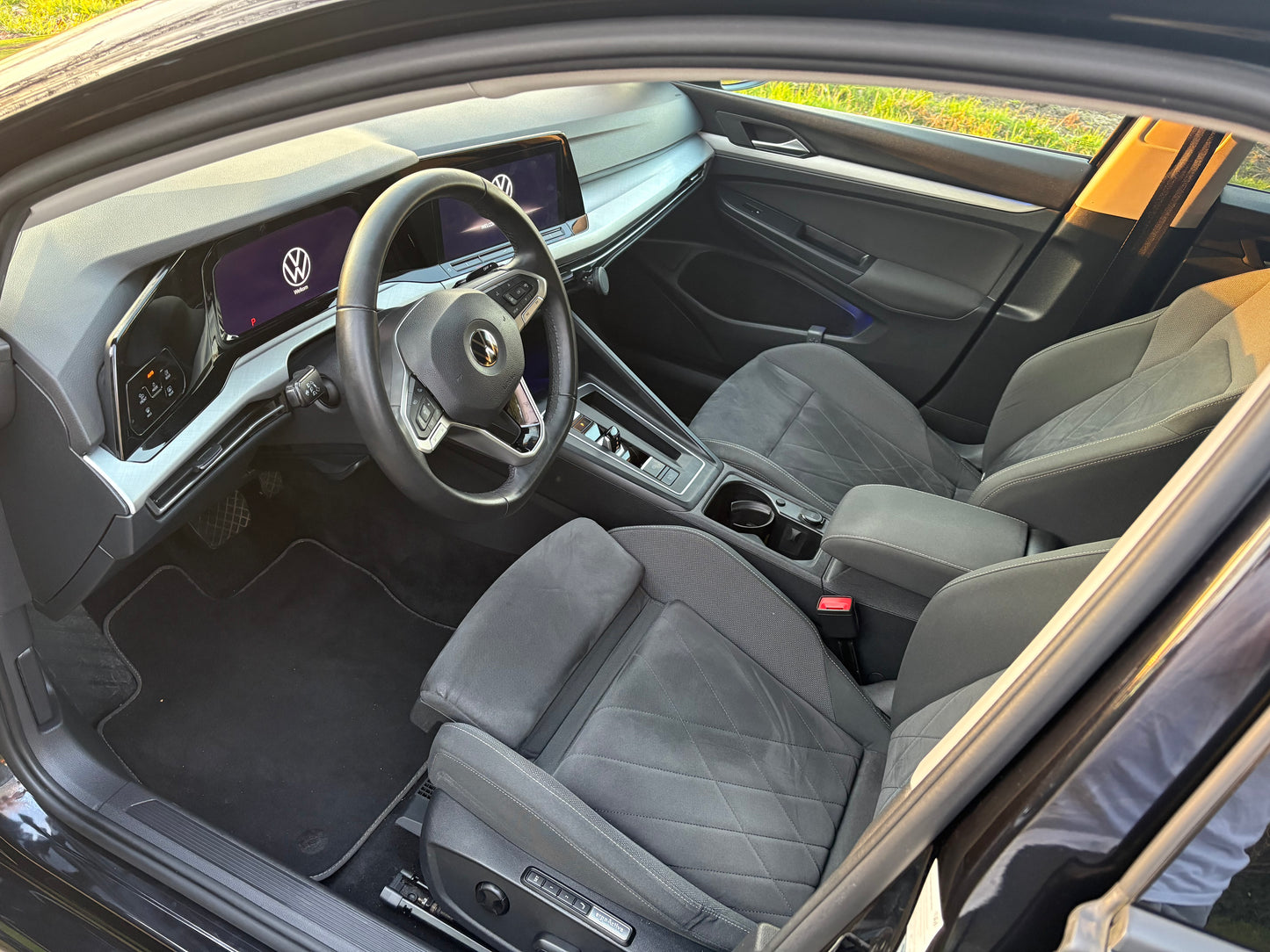 Volkswagen Golf 1.0 Etsi 110pk 7-DSG 2021 Zwart