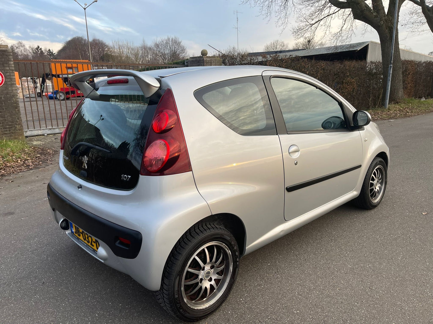Peugeot 107 1.0 12V E-vti 68PK 3DR 2012 Grijs